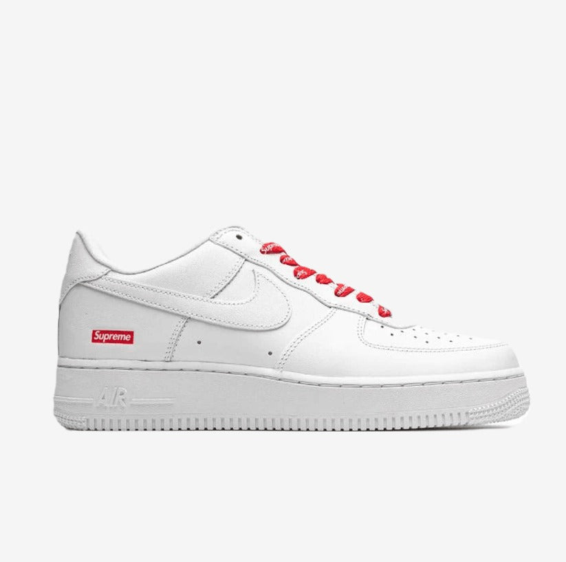 NIKE AIR FORCE 1 x Supreme