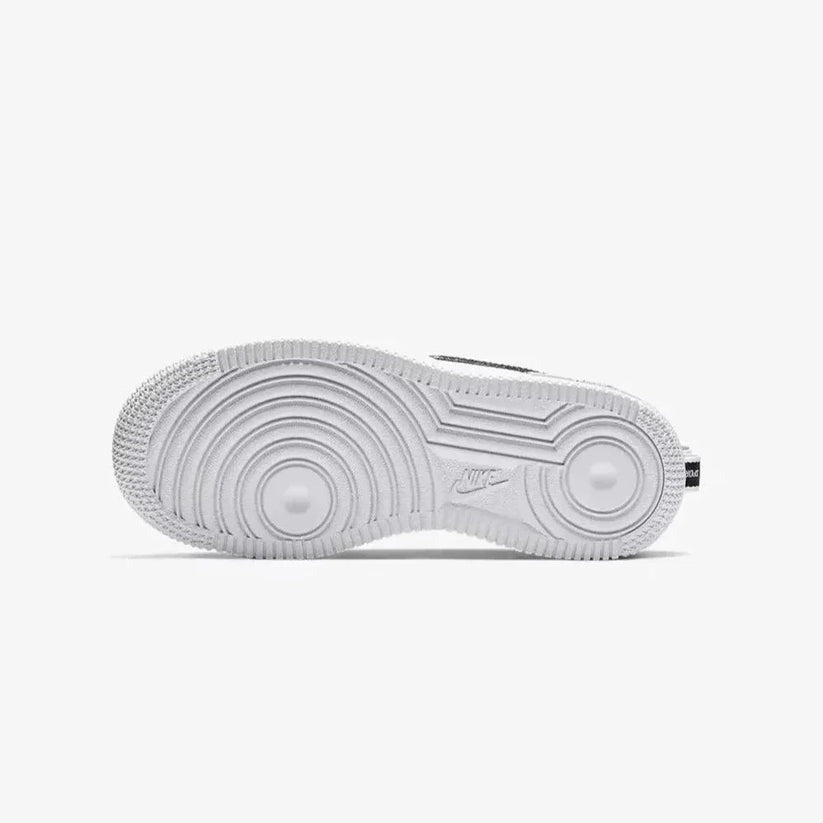 NIKE AIR FORCE 1 x LV8 UTILITY